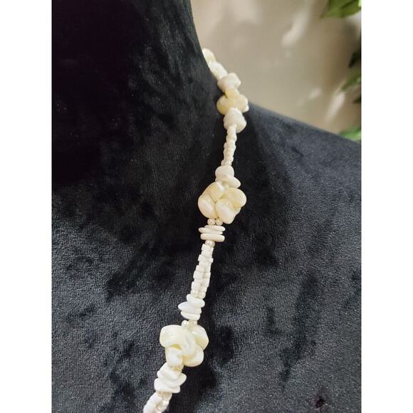 Women's Twisted White Chip & Sliced Shell Vintage Bead Necklace - Picture 2 of 7